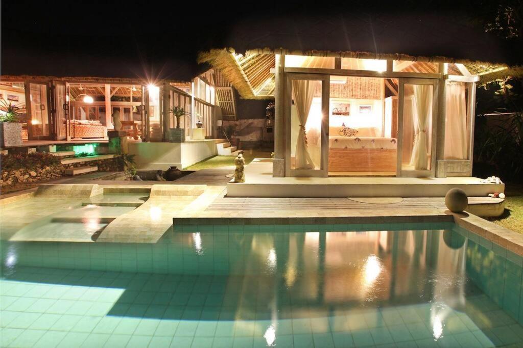 Villa Lumba Lumba - Oceanfront & Spectacular View! Nusa Lembongan  Exterior photo