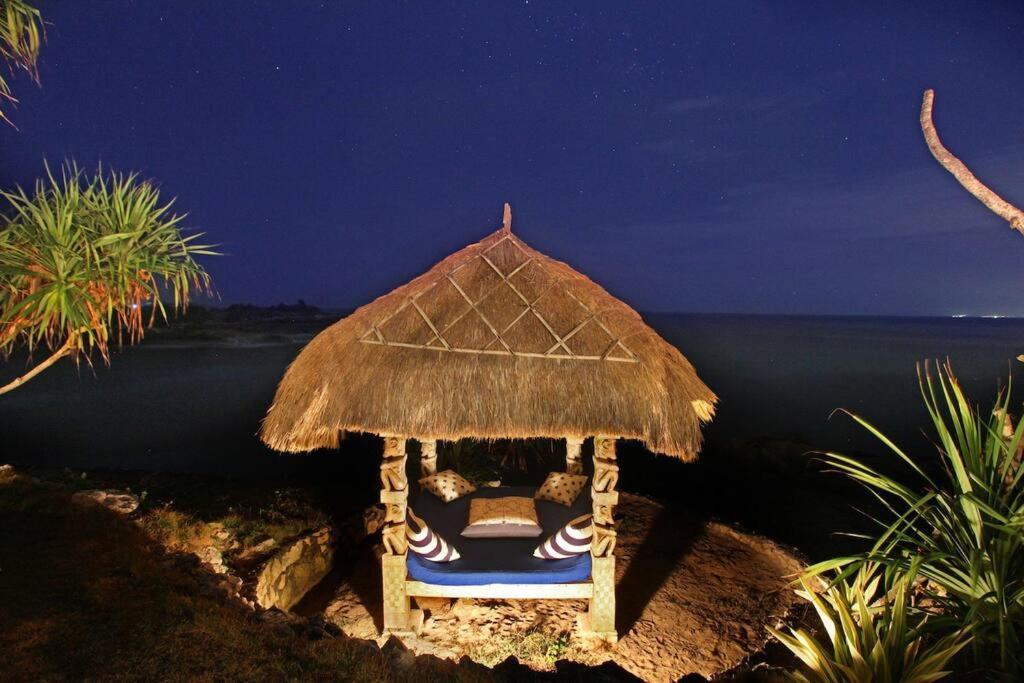Villa Lumba Lumba - Oceanfront & Spectacular View! Nusa Lembongan  Exterior photo