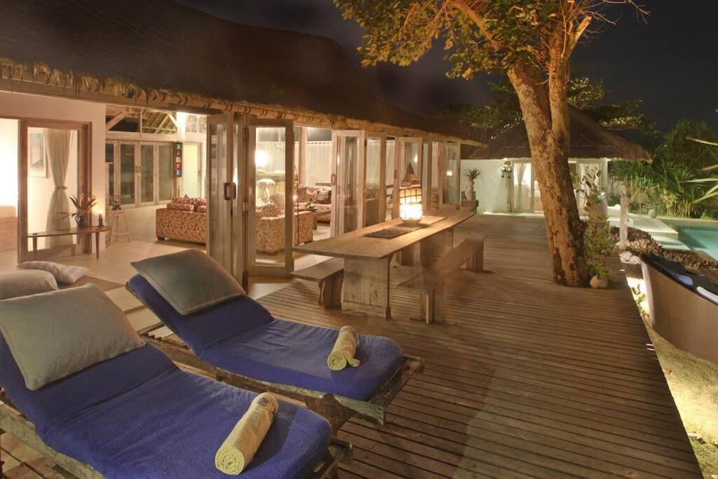 Villa Lumba Lumba - Oceanfront & Spectacular View! Nusa Lembongan  Exterior photo